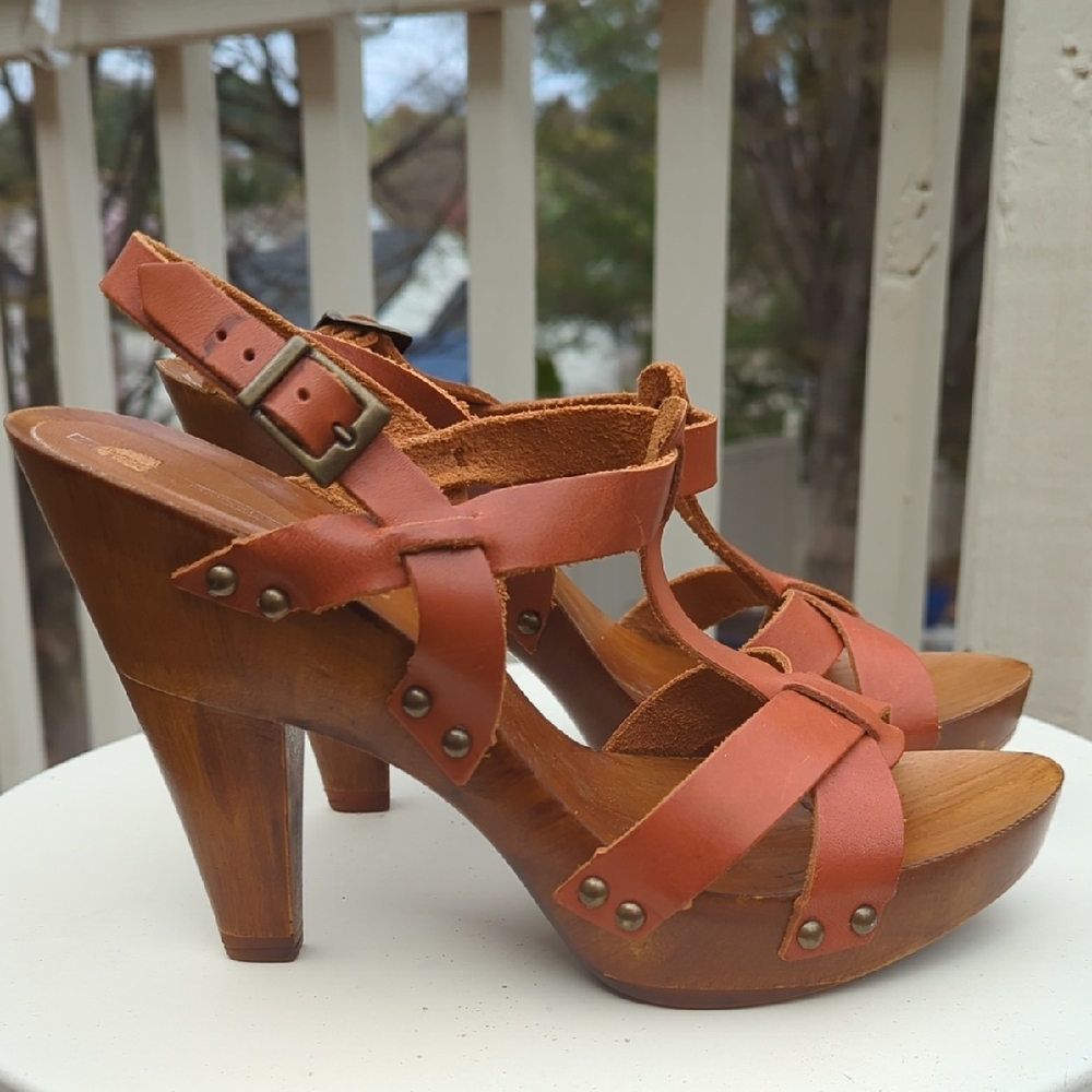 French Connection Wooden Heel Sandals NWOT
